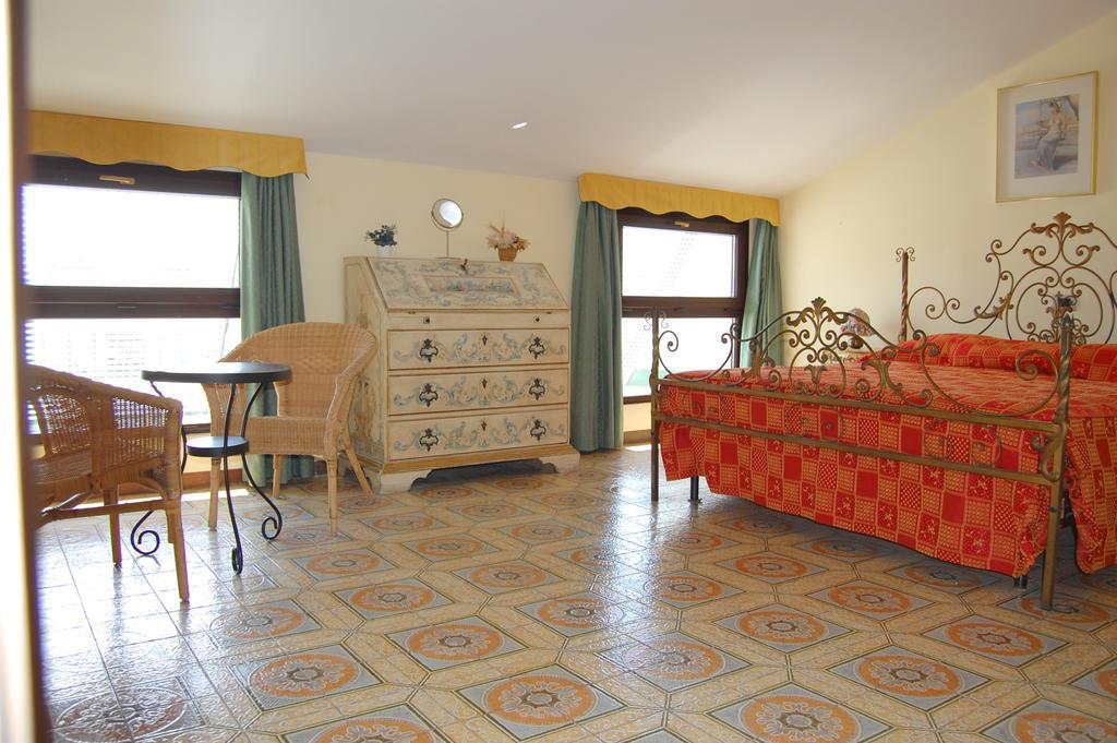 Hotel Ristorante Novara Expo Bareggio Room photo