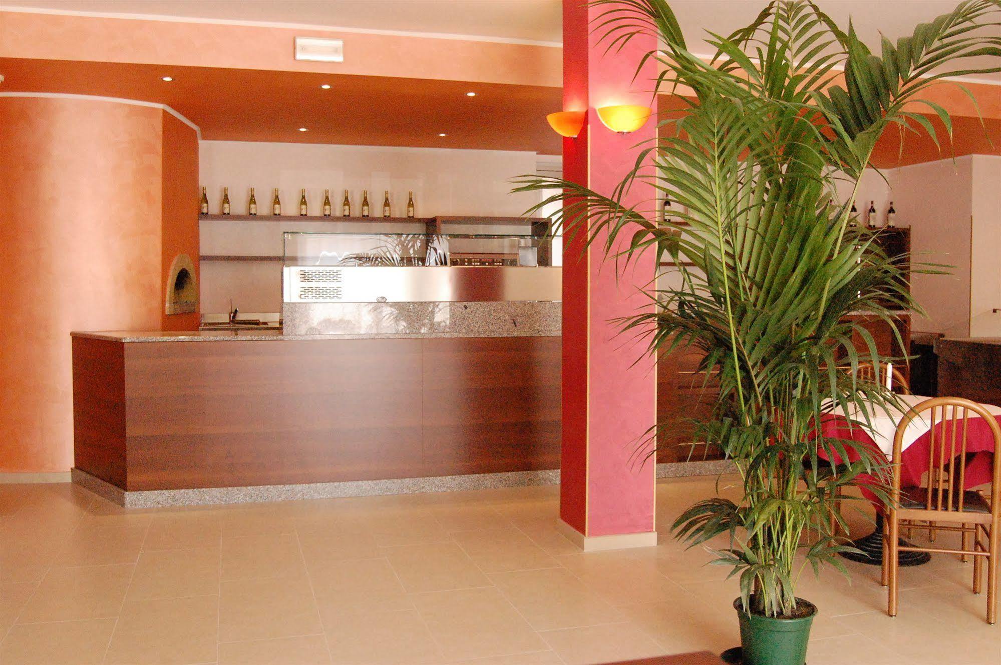 Hotel Ristorante Novara Expo Bareggio Exterior photo